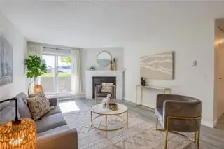 Beautiful Freshly Renovated 2 Bedroom Condo