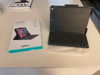 Logitech Slim Folio Case with Bluetooth Keyboard iPad 7/8/9- New