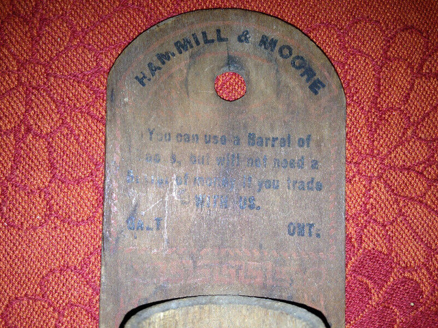 VINTAGE EARLY GALT ONTARIO WOOD MATCH HOLDER HAMMILL & MOORE in Arts & Collectibles in Mississauga / Peel Region - Image 2