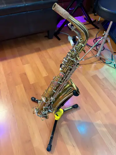 This 1954 Conn 6m is in great condition, it has that warm Conn sound and it's engraving is also in v...