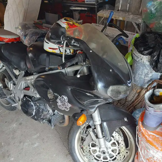 1997 Suzuki tl1000s  in Sport Bikes in Edmonton - Image 3