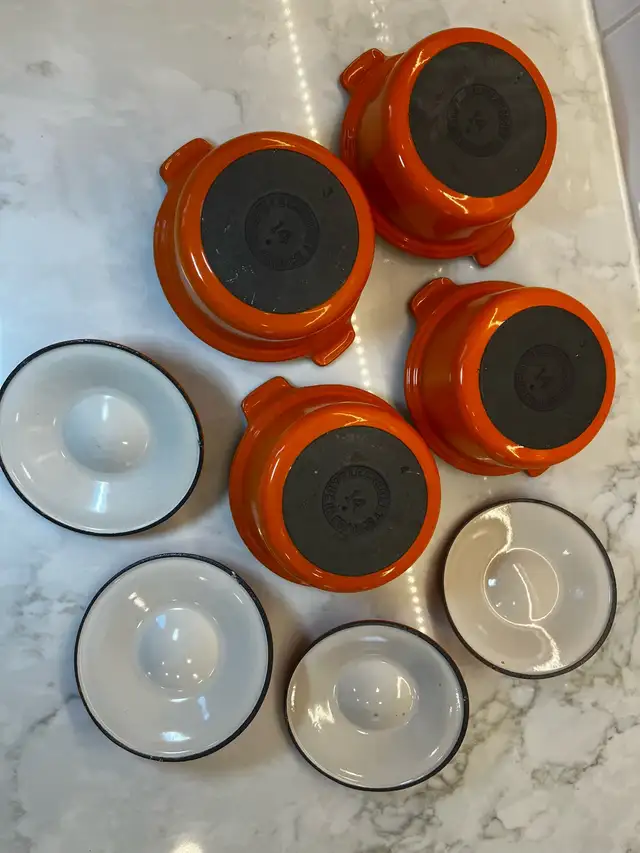 Le Creuset Mini Cocotte Set - Orange in Kitchen & Dining Wares in Calgary - Image 4