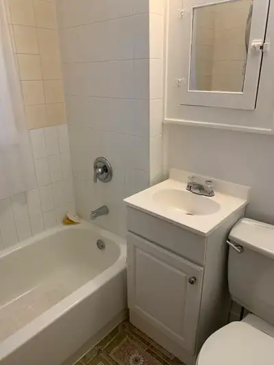 Room for rent in centretown, close to Carleton and Ottawa U, View more