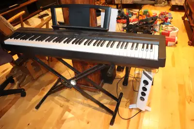 YAMAHA ELECTRIC PIANO KEYBOARD P-35 INSTRUMENT W/STAND, View more