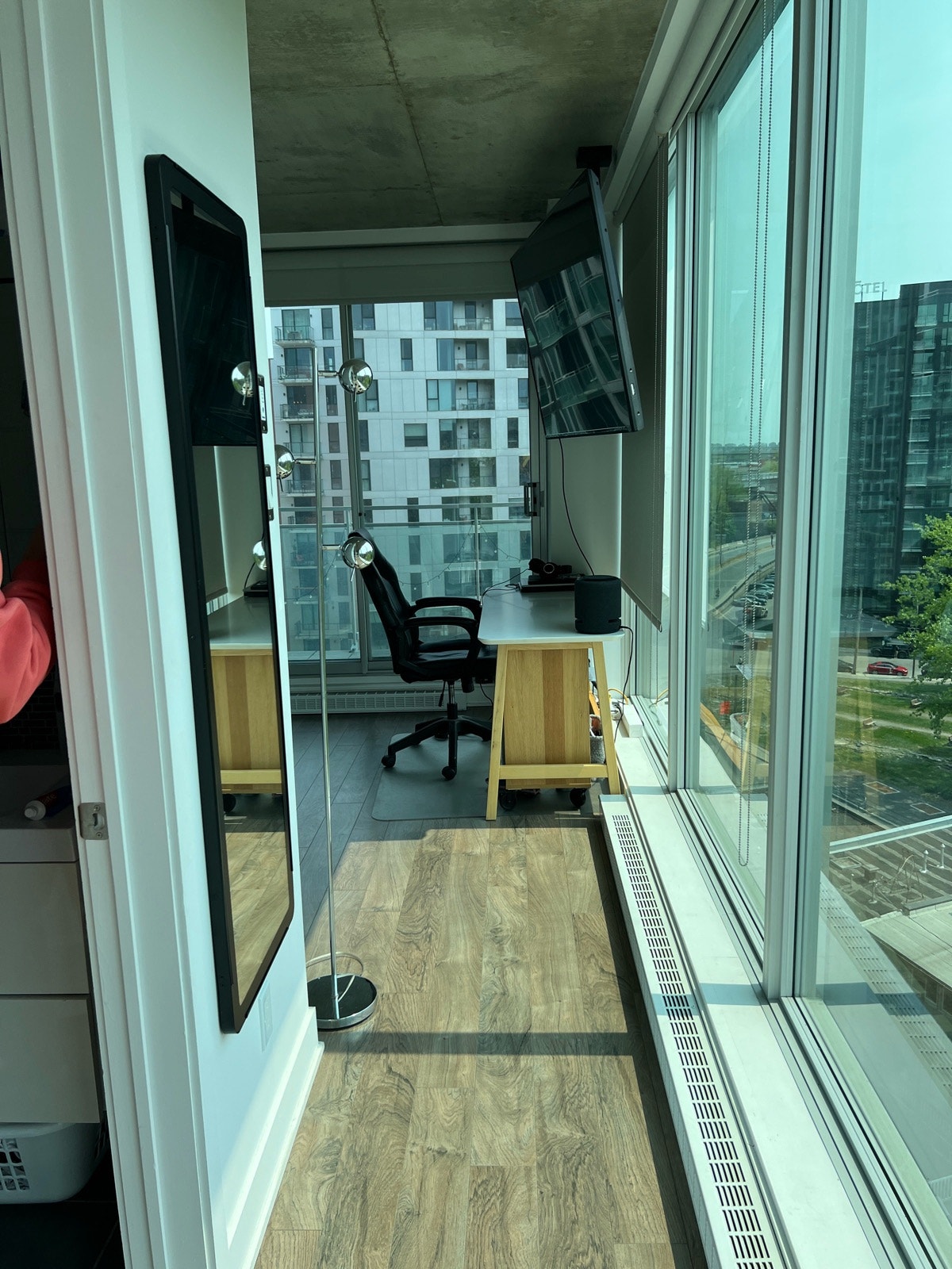 3 1/2 furnished condo in griffintown. amazing view — photo 3