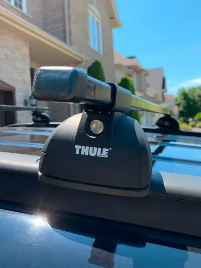 Pour Mitsubishi RVR avec longeons de toit pour les modèles 2010 à ce jour. Les adaptateurs Thule son...