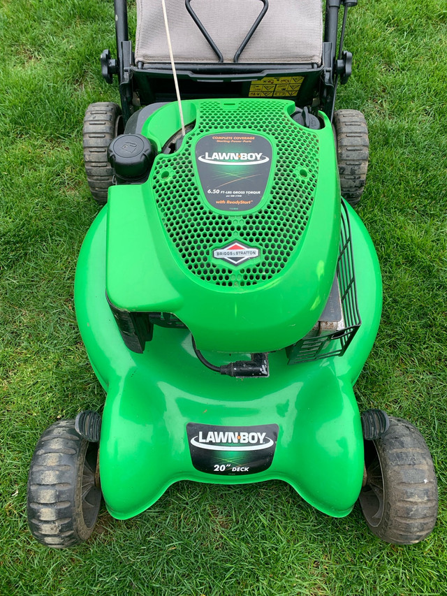 Lawn boy 4 cycle push mower.Reduced the price  in Lawnmowers & Leaf Blowers in London - Image 3
