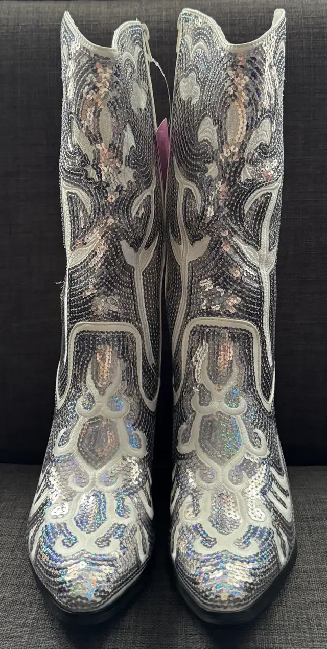 New Sequin Cowboy Boots 8-8.5” in Women's - Shoes in Markham / York Region - Image 7