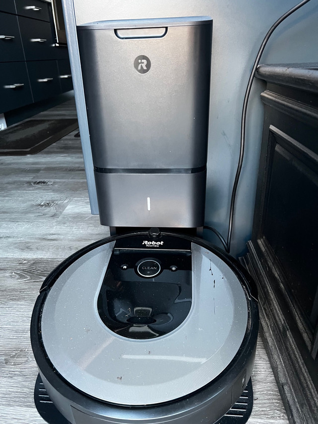 Irobot roomba i6+ in Vacuums in Edmonton