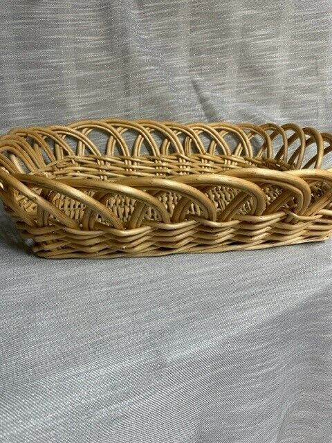 Large Rectangular Basket, looped top design in Arts & Collectibles in Oshawa / Durham Region - Image 2