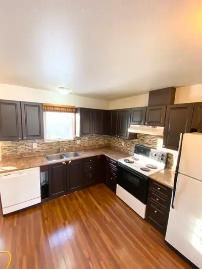 This suite is in a quiet neighborhood that includes 3 bedrooms, 1 bathroom, a full kitchen with a di...