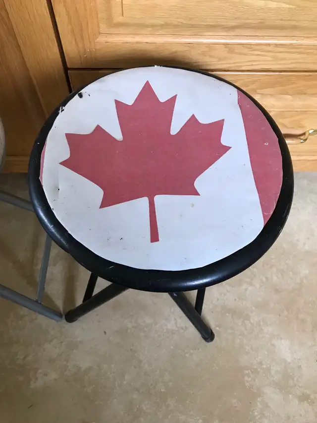 Folding stools in Chairs & Recliners in Kingston - Image 4