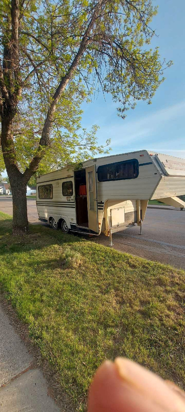 Fifth wheel camper in Travel Trailers & Campers in Saskatoon