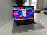 Apple MacBook Pro 15" Retina Quad-Core Intel i7 3.2GHz 256GB SSD