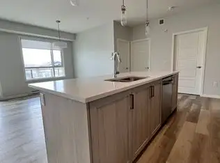 2 bedroom and 2 bathrooms