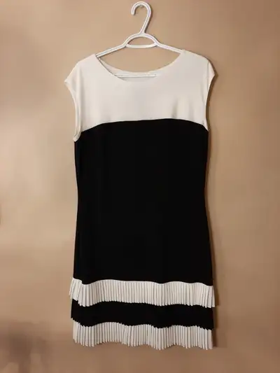 Beautiful dress by Frank Lyman Design Colour: Black/off white Size: 16 Hand washable Never been worn