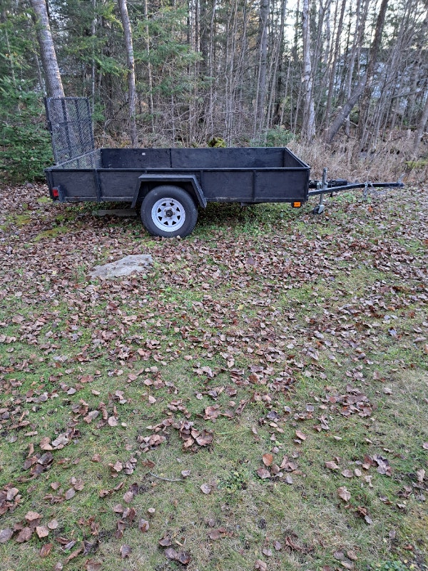 7x9 utility trailer ready to tow! Cargo & Utility Trailers North