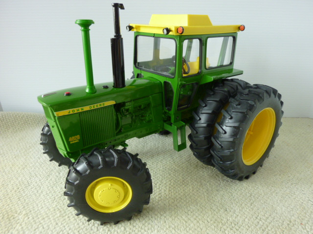 1/16 JOHN DEERE 4620MFWD PRESTIGE Farm Toy Tractor dans Jouets et jeux  à Ville de Régina