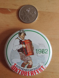Oktoberfest 1982 pin button. Vintage.