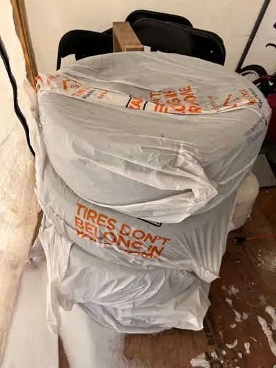 Good condition, studded. Were great last winter. From my 2013 Tiguan but won’t need them year. Set o...