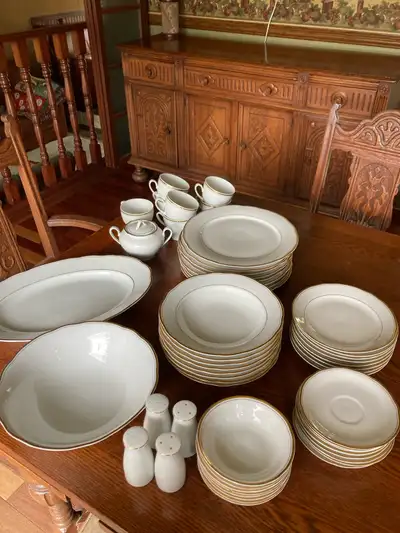 Ensemble de vaisselle porcelaine pour 8 personnes, View more