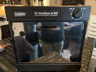 Berkeley timer controlled two shelf UV Sterilizer, B-389 110 volts Great for nail salon, hair salon,...