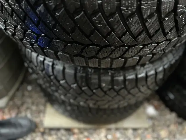 Used truck winter tires 245/70 R17 T in Tires & Rims in Kawartha Lakes - Image 5