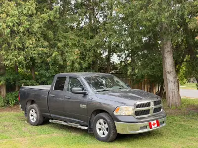 I am selling my dodge ram 2015 it runs and drives great engine transmission is very strong I am sell...