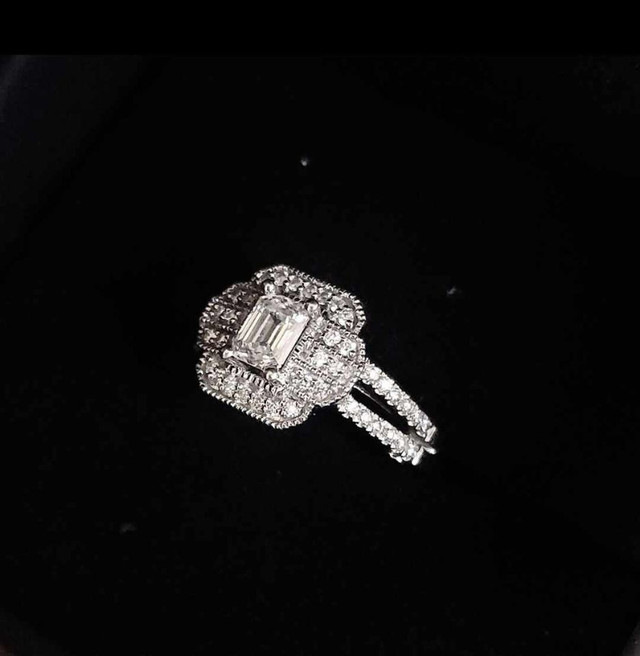 Marilyn Monroe Bridal Set $2000 or Trade in Jewellery & Watches in Sudbury