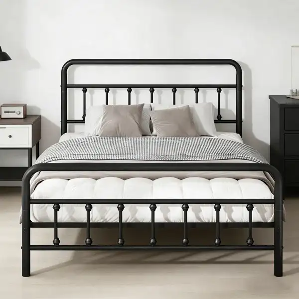 base de lit Queen propre confort 135$ possibilité de livraison  in Beds & Mattresses in Longueuil / South Shore - Image 2