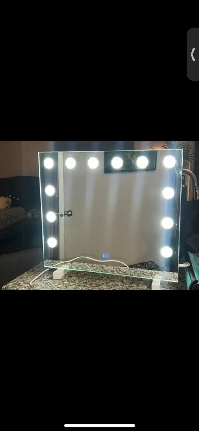 Light Up Mirror  in Home Décor & Accents in Edmonton - Image 3