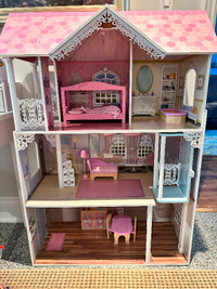 Dollhouse and accessories!!