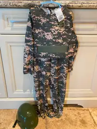 Boys Army Costume size 4-6 - New Condition $20