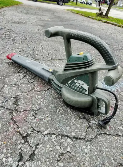 Yardworks corded electric leafblower