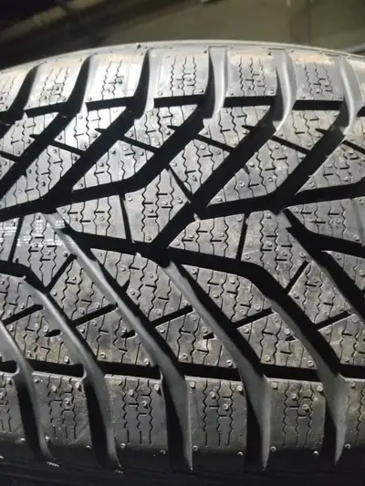 New Yokohama V906 BLUEARTH Performance 275/50R20 113V XL $ 1330 plus hst per set of 4 tires NEW rims...