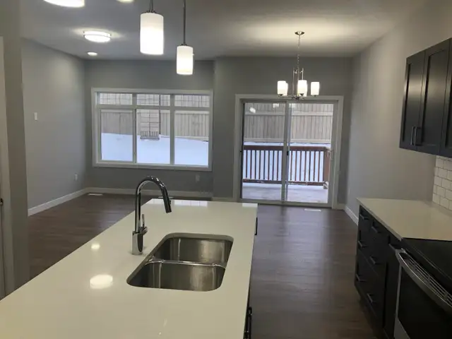 Spacious 3-Bedroom Townhouse for Rent in Allard – $1,800/Month