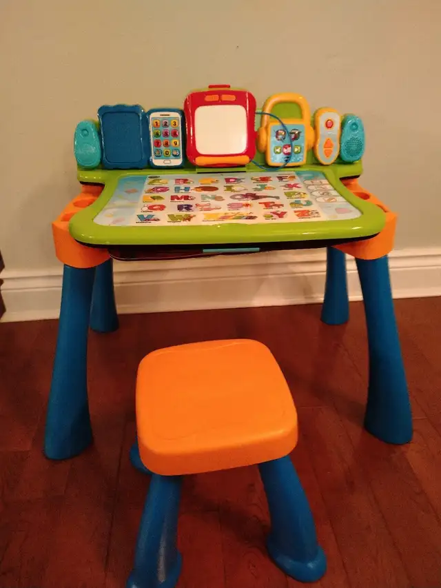 Activity desk  (FR) Vtech in Toys in Ottawa - Image 2