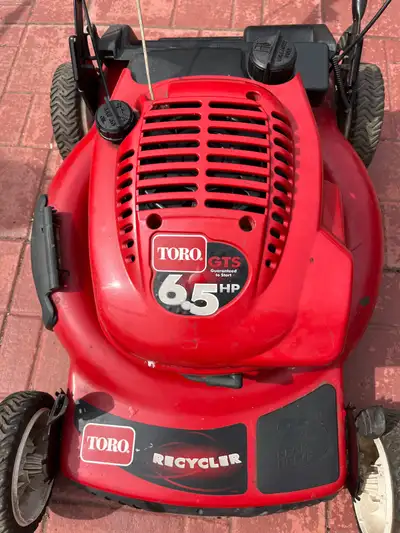 21” 6.5 HP gas lawn mower Self propelled Easy start Any questions please contact Ignazzio @ 90566861...
