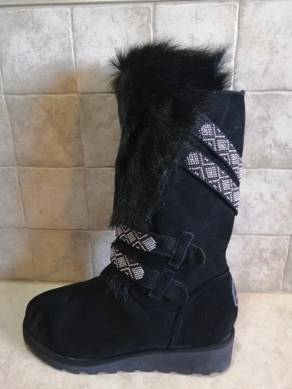 BEARPAW CLAUDIA BLACK FUR BOOT (2158W) - WOMEN'S SIZE 8 in Women's - Shoes in Bedford