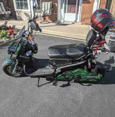 84 v emmo scooter 2023 fully loaded even a dash cam and cooler in the back 540 kl on it getting to h...
