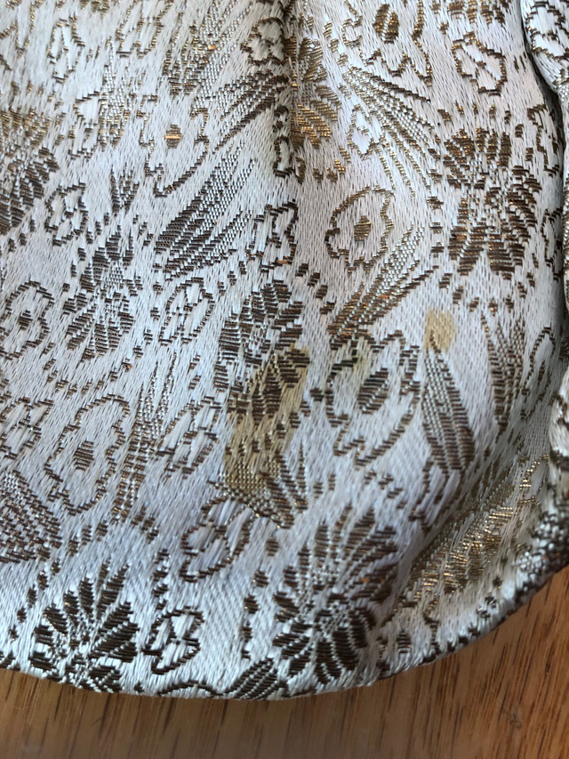 Vintage Albro Silk Brocade Clutch Purse Made in France in Women's - Bags & Wallets in Kitchener / Waterloo - Image 3