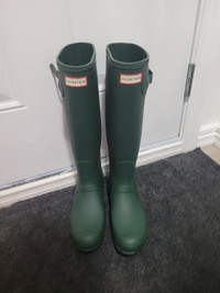 green hunter rain boots size 9