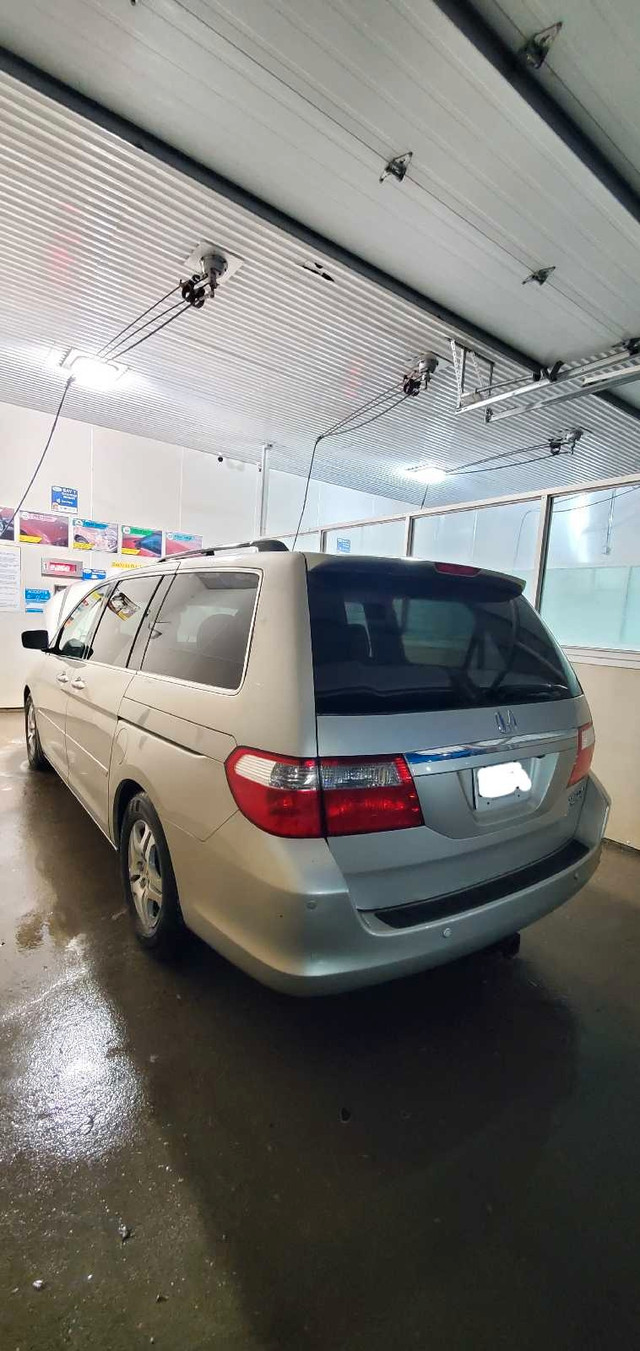 2005 Honda Odyssey Touring in Cars & Trucks in Oshawa / Durham Region - Image 3
