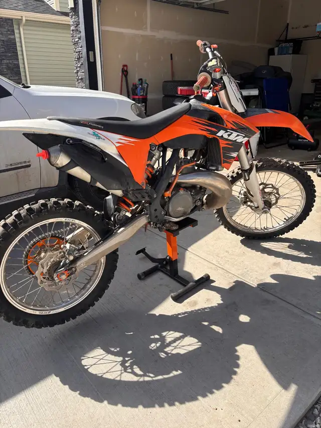 2011 KTM SX 250 2 stroke  in Dirt Bikes & Motocross in Edmonton - Image 2