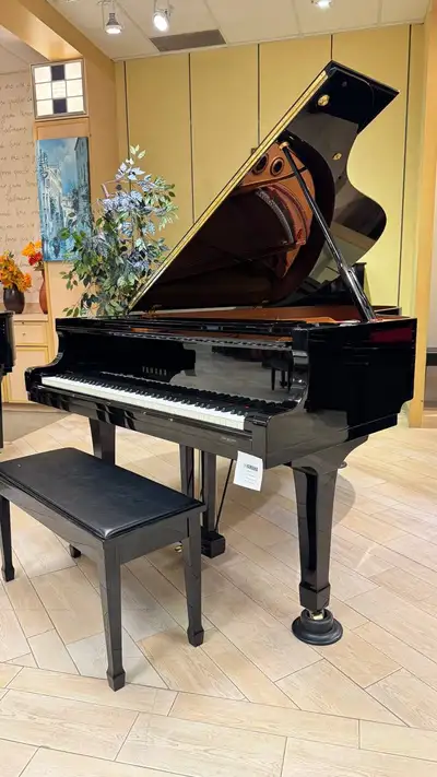 Yamaha C5 Grand Piano – Excellent Condition A beautiful Yamaha C5 has just arrived in our showroom!...