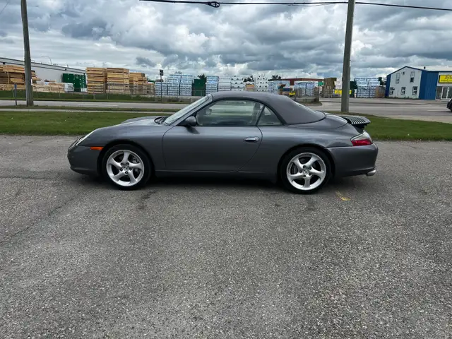 2003 Porsche 911 Carrera 4