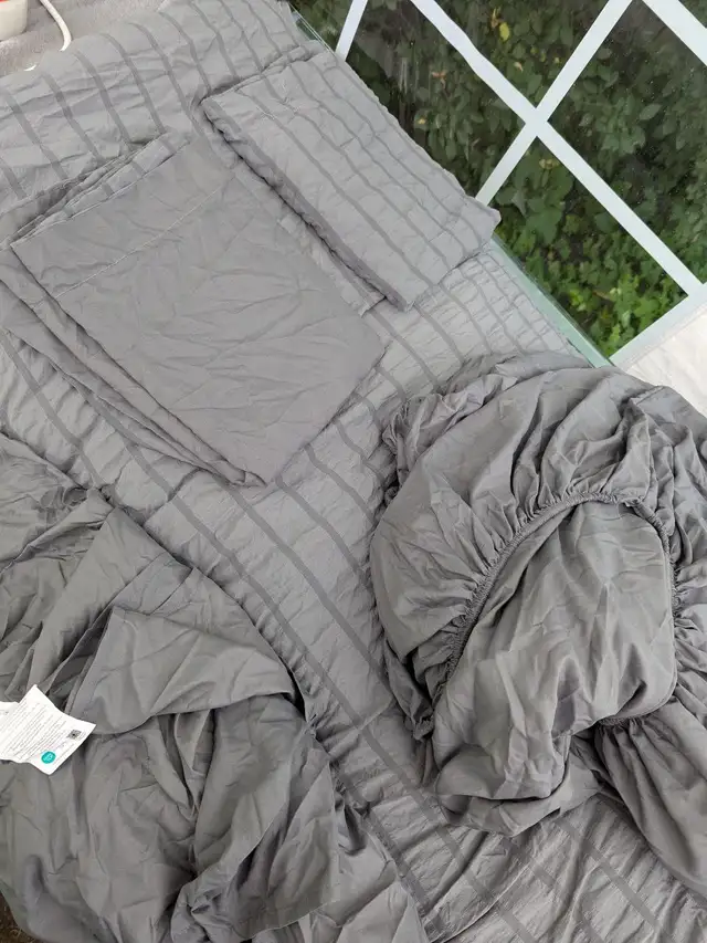 CA Beding Set Super Q Comforter Set, Incanus in Bedding in City of Toronto - Image 7