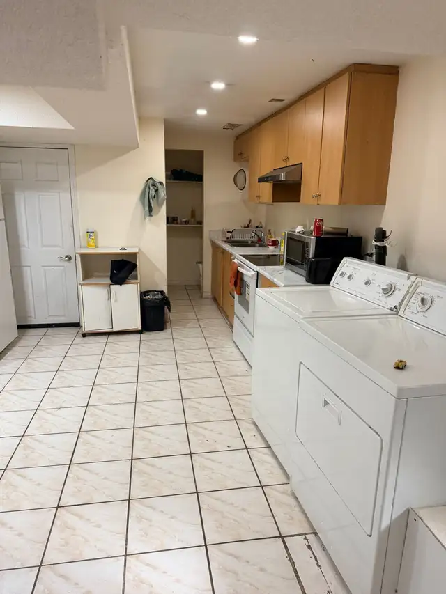 Walkout Basement for Rent in Long Term Rentals in Mississauga / Peel Region - Image 6