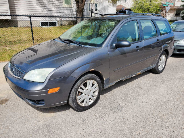 2005 Ford Focus Wagon 5 speed manual in Cars & Trucks in Calgary - Image 4