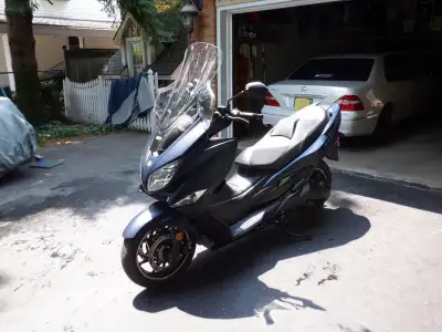 For sale 2020 Suzuki Burgman 400 in mint condition. Finished in rare matte blue color. Automatic tra...